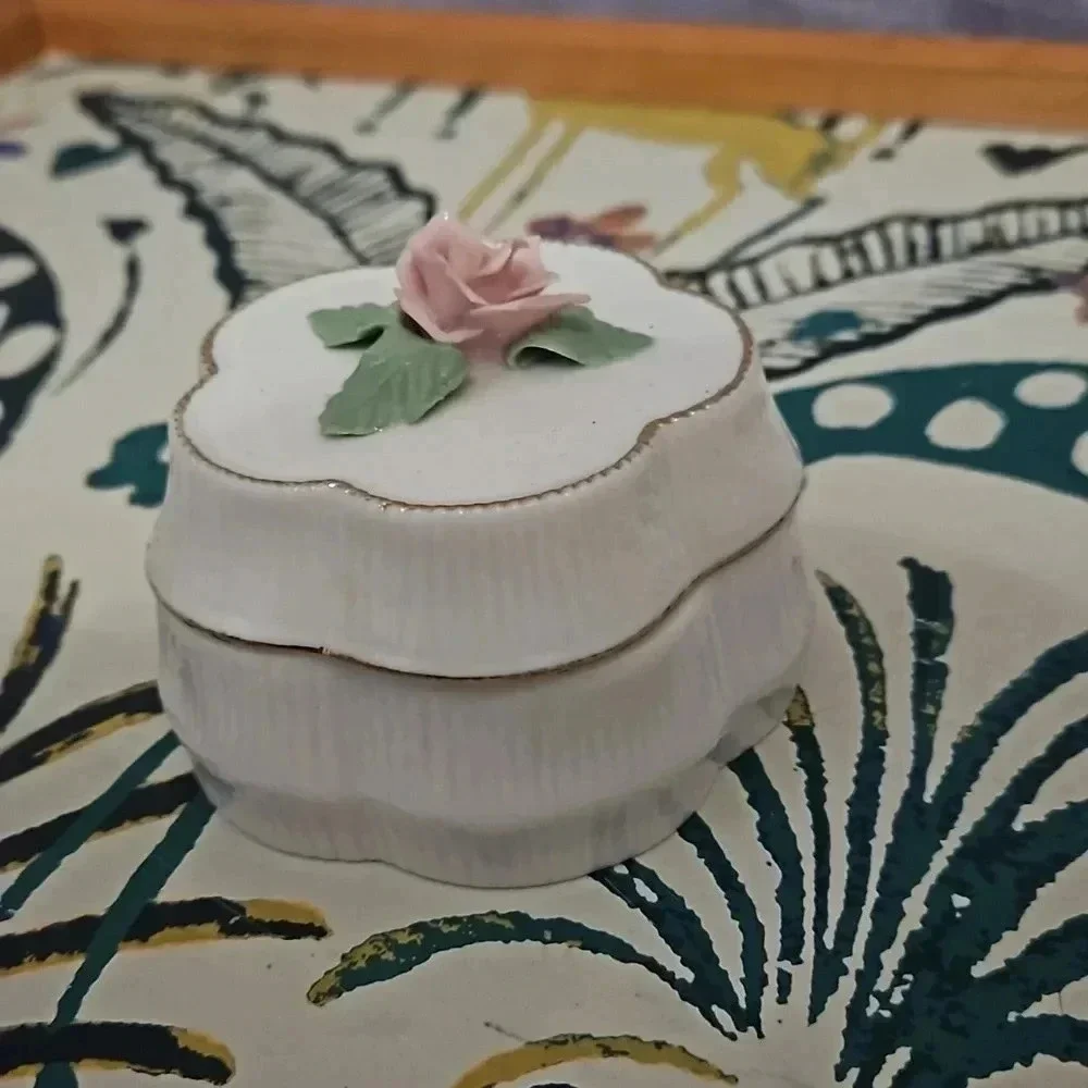 HERITAGE HOUSE MUSIC BOX